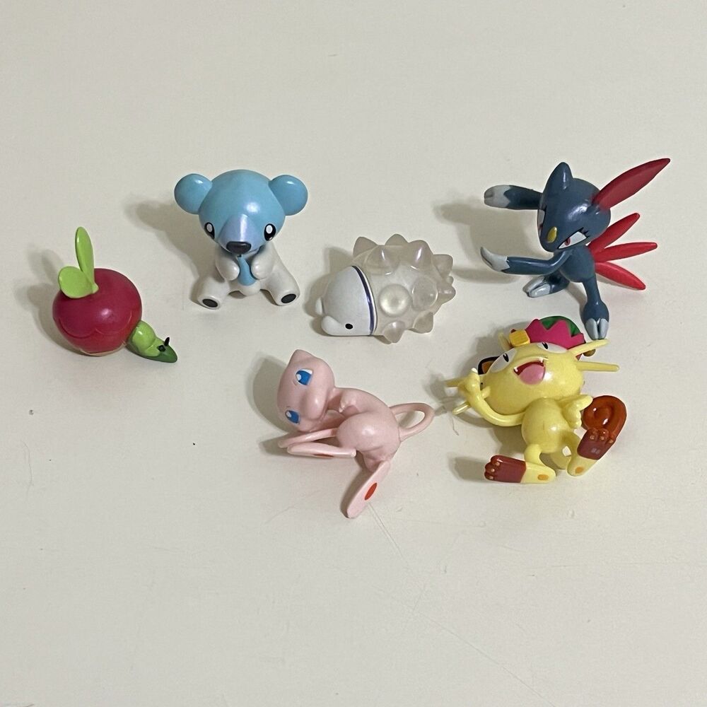 Pokemon Mini Figures 1.5" PVC Jazwares MCT Lot of 6 Applin Mew Snom Cubchoo